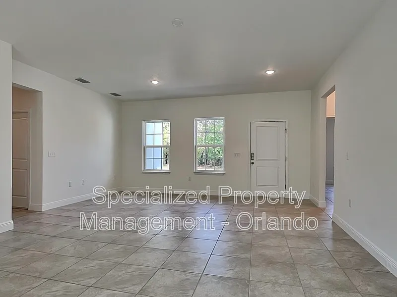 4 bed, 2.0 bath, 1580 sqft, $1,799 — Photo 2