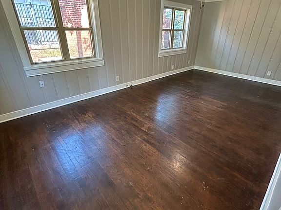 5th image of 2344 Glendale Ave