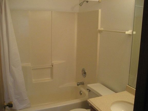 5th image of 300 Village Creek Dr Unit 1D