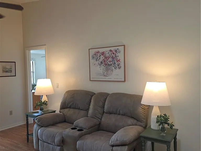 385 E Hartford St #5A — Photo 9