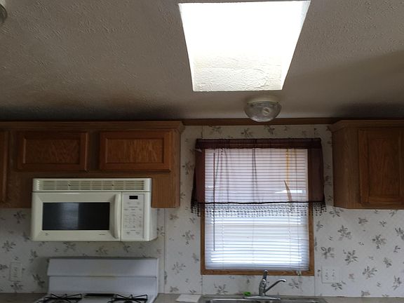 5th image of 506 N Arbutus
