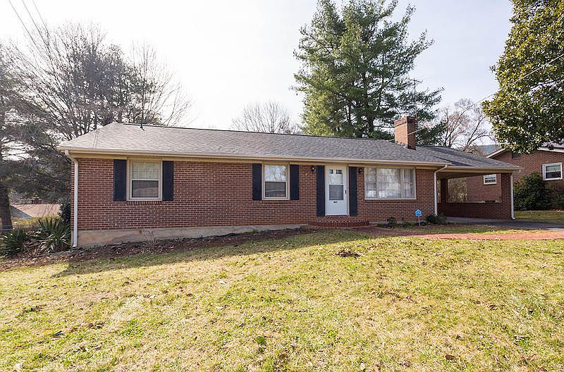 1st image of 1867 Bridle Ln