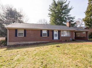 1867 Bridle Ln, Roanoke, VA 24018