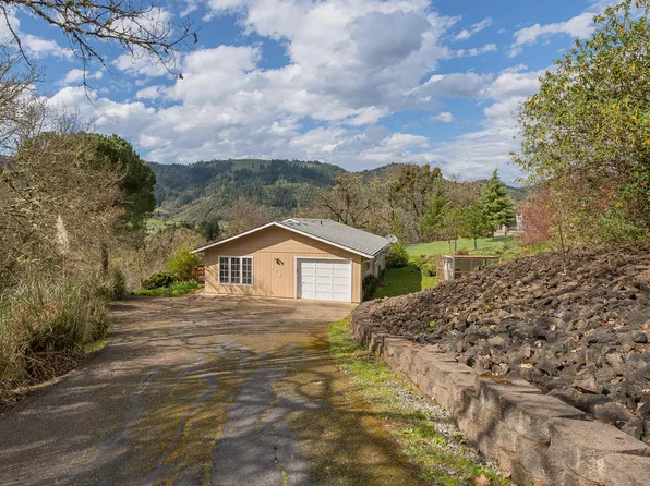 373 Wood Crest Dr, Myrtle Creek, OR 97457