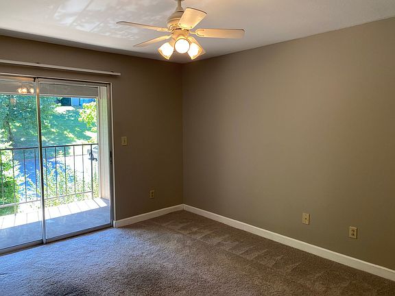 2nd image of 407 Skyview Dr APT J