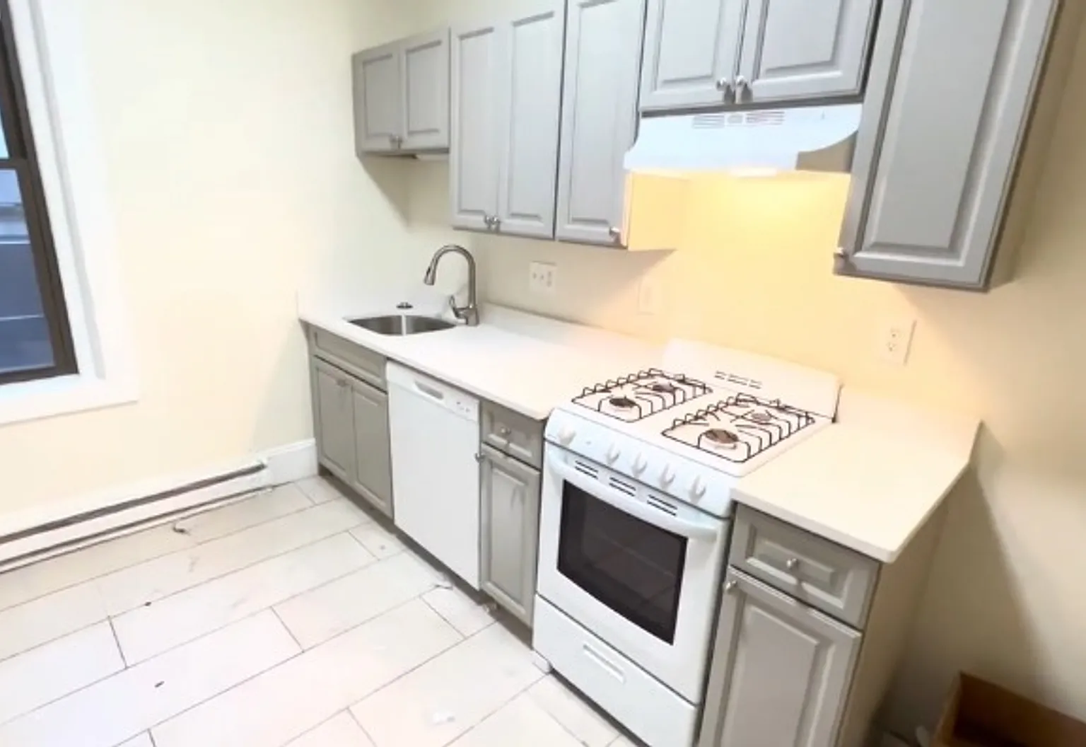 Longwood 2-Bed w/heat — Photo 1