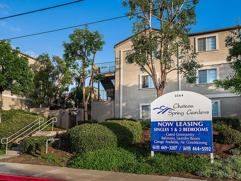 Chateau Spring Gardens Apartments — Photo 31