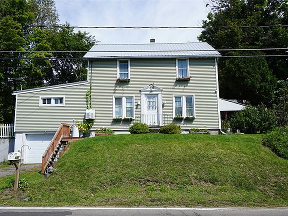2nd image of 2797 Hickory St