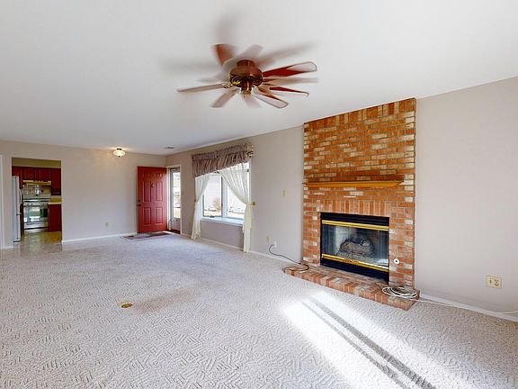 5th image of 607 E 92nd Pl