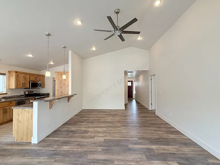 1616 Mosshart St — Photo 12