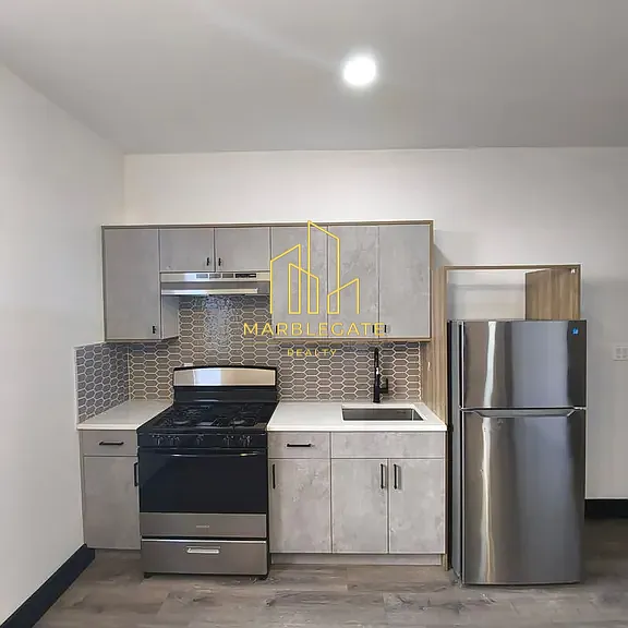 11 Thomas St #1BB — Photo 1