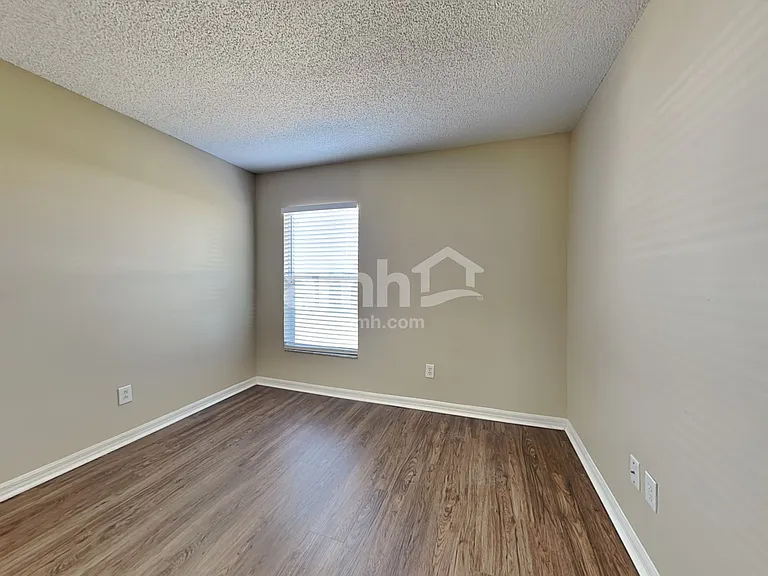 12517 Midpointe Dr — Photo 14