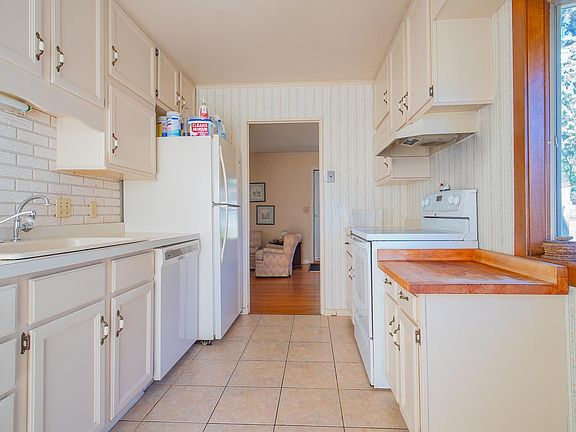 3rd image of 602 16th St NW