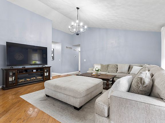 3rd image of 4097 Ashwinton Way