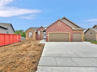 2233 S Tara Falls Ct, Wichita, KS 67207