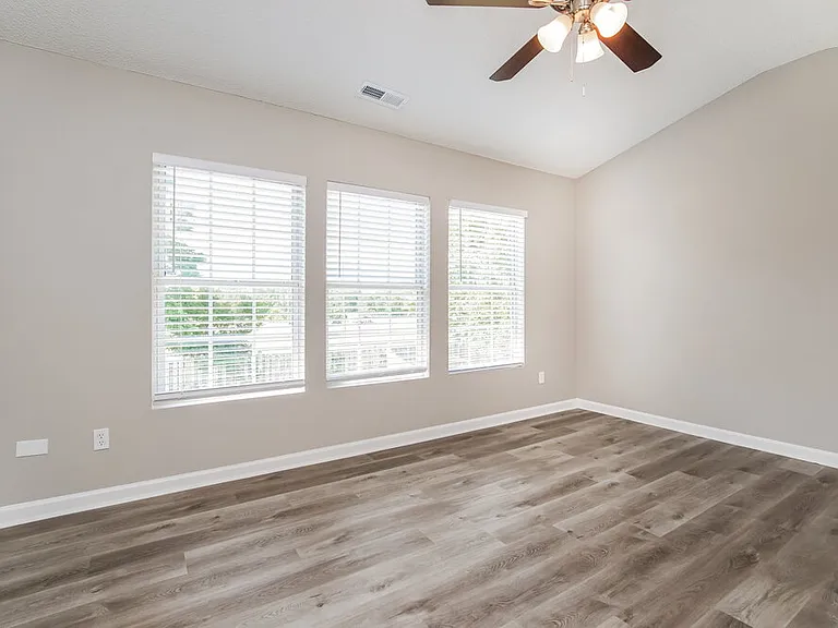 108 N Honey Springs Ave — Photo 10