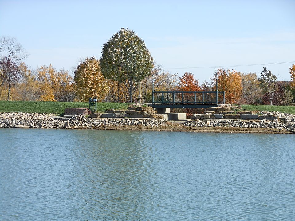 2nd image of 15105 Lake Side Dr