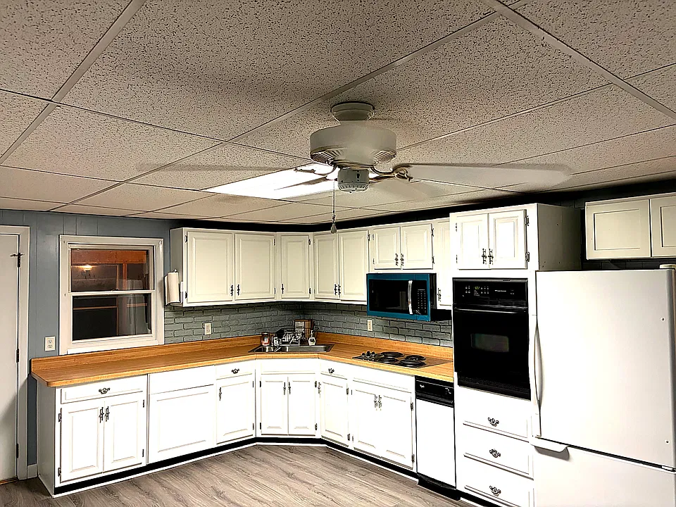 Eat in kitchen.