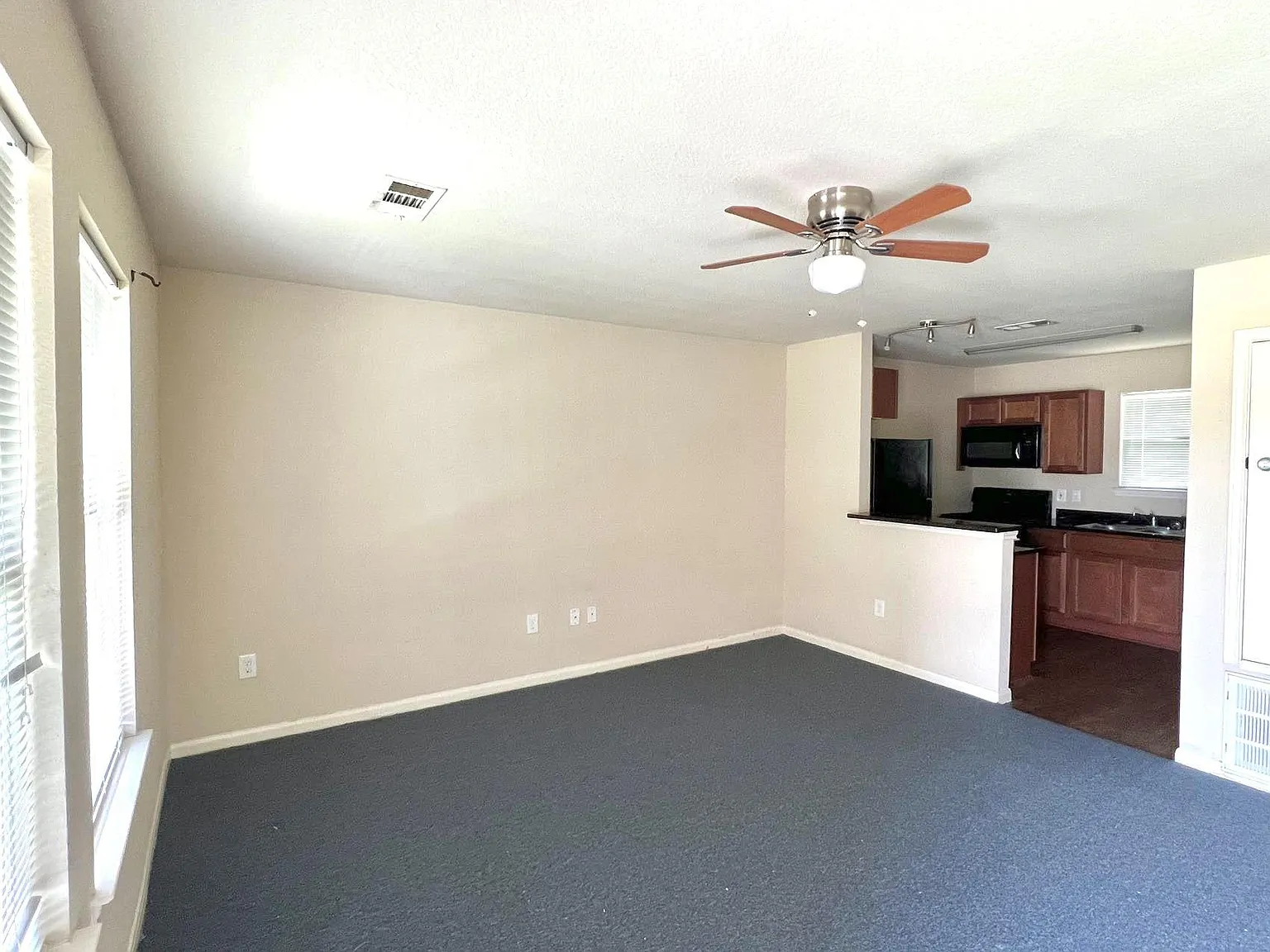 2 bed, 2.0 bath, 780 sqft, $1,150 — Photo 3
