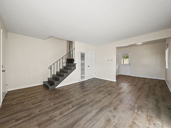 2nd image of 929 35th Ave APT A