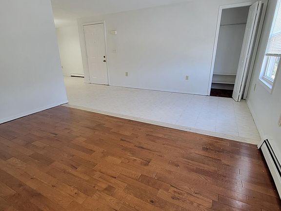4th image of 104 Bergen Ave
