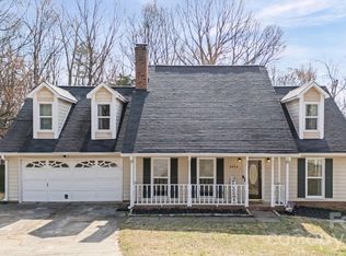 2404 Wildburne Ct, Charlotte, NC 28262