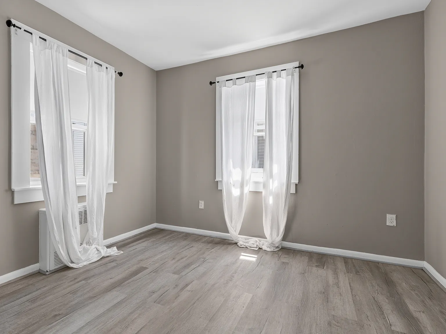 1 bed, $2,450 — Photo 3
