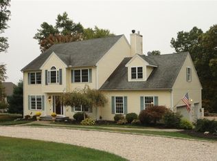 44 Tram Dr, Oxford, CT 06478