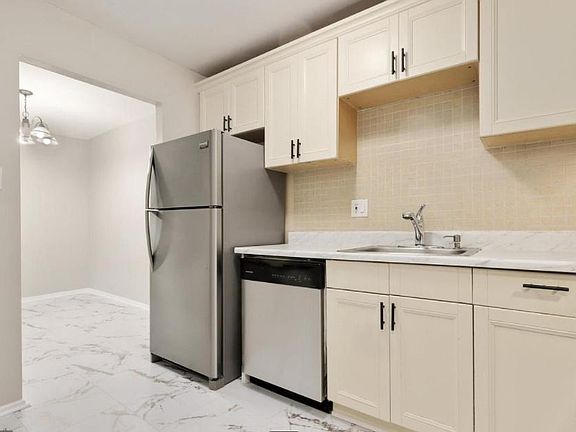 5th image of 10026 Mosby Woods Dr APT 329