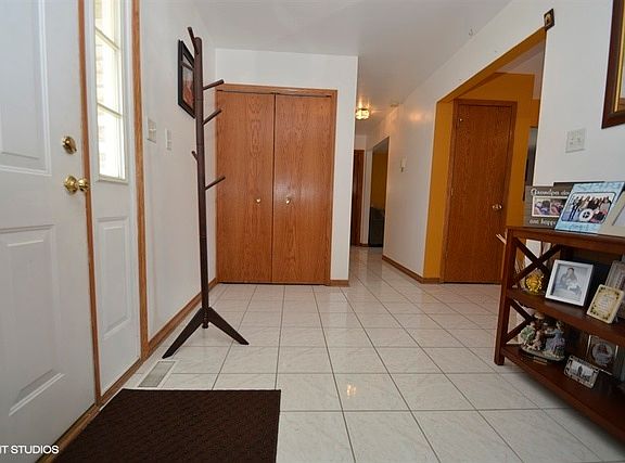 3rd image of 4630 Newberry Ave