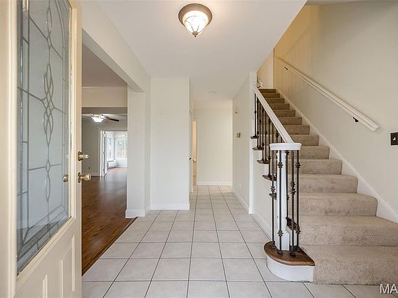 3rd image of 202 Wildbrier Dr