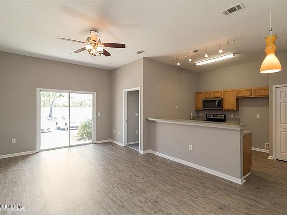 3rd image of 9690 Amarante Cir Unit 5