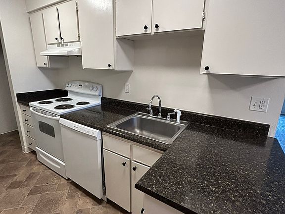 3rd image of 700 Crater Lake Ave #17327347