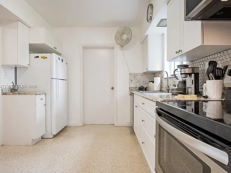 12115 NE Miami Ct — Photo 7
