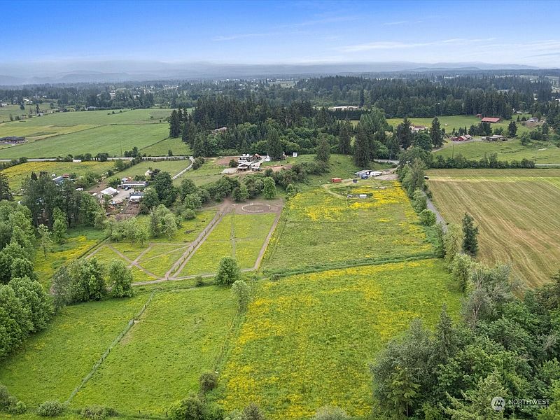 2nd image of 400 XX 200th Avenue SE