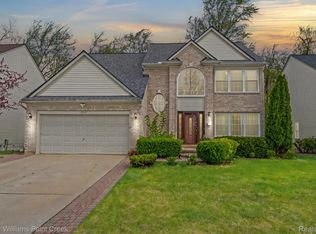 2397 Cedar Knoll Dr, Troy, MI 48083