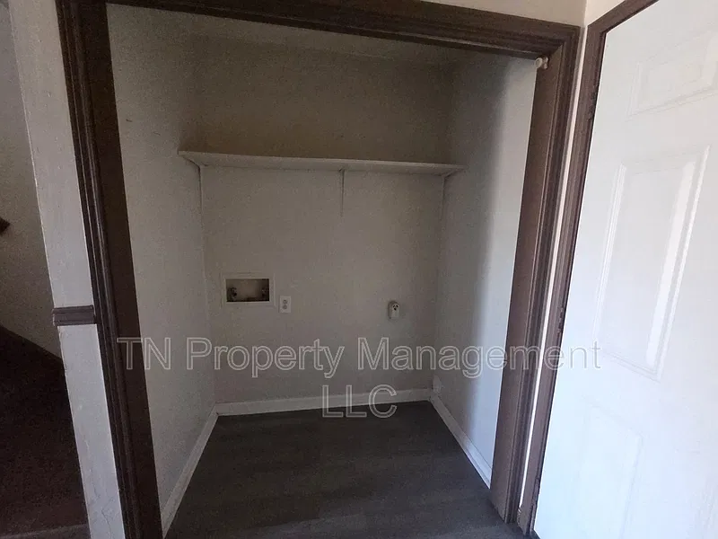 2 bed, 1.5 bath, 912 sqft, $750 — Photo 4