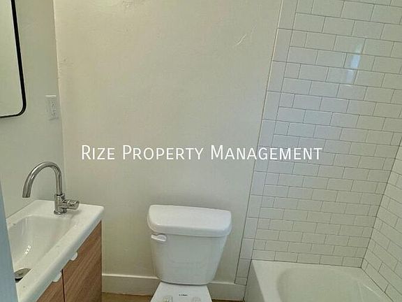 5th image of 420 20th St APT 3