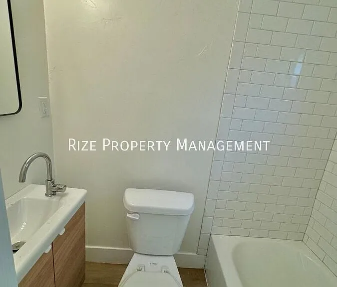 420 20th St #3 — Photo 5