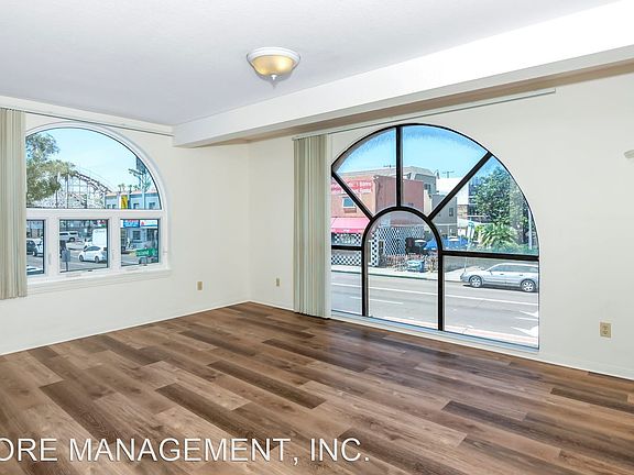 5th image of 802 Island Ct