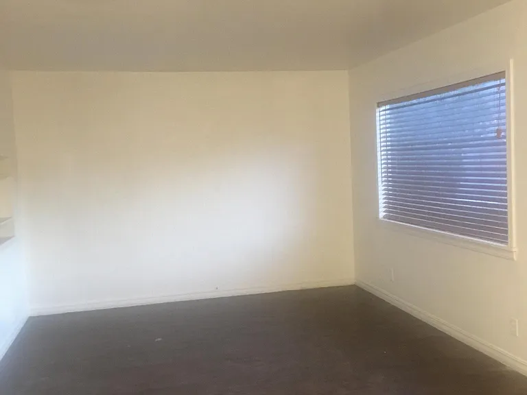 904 Cauthen Ln — Photo 3