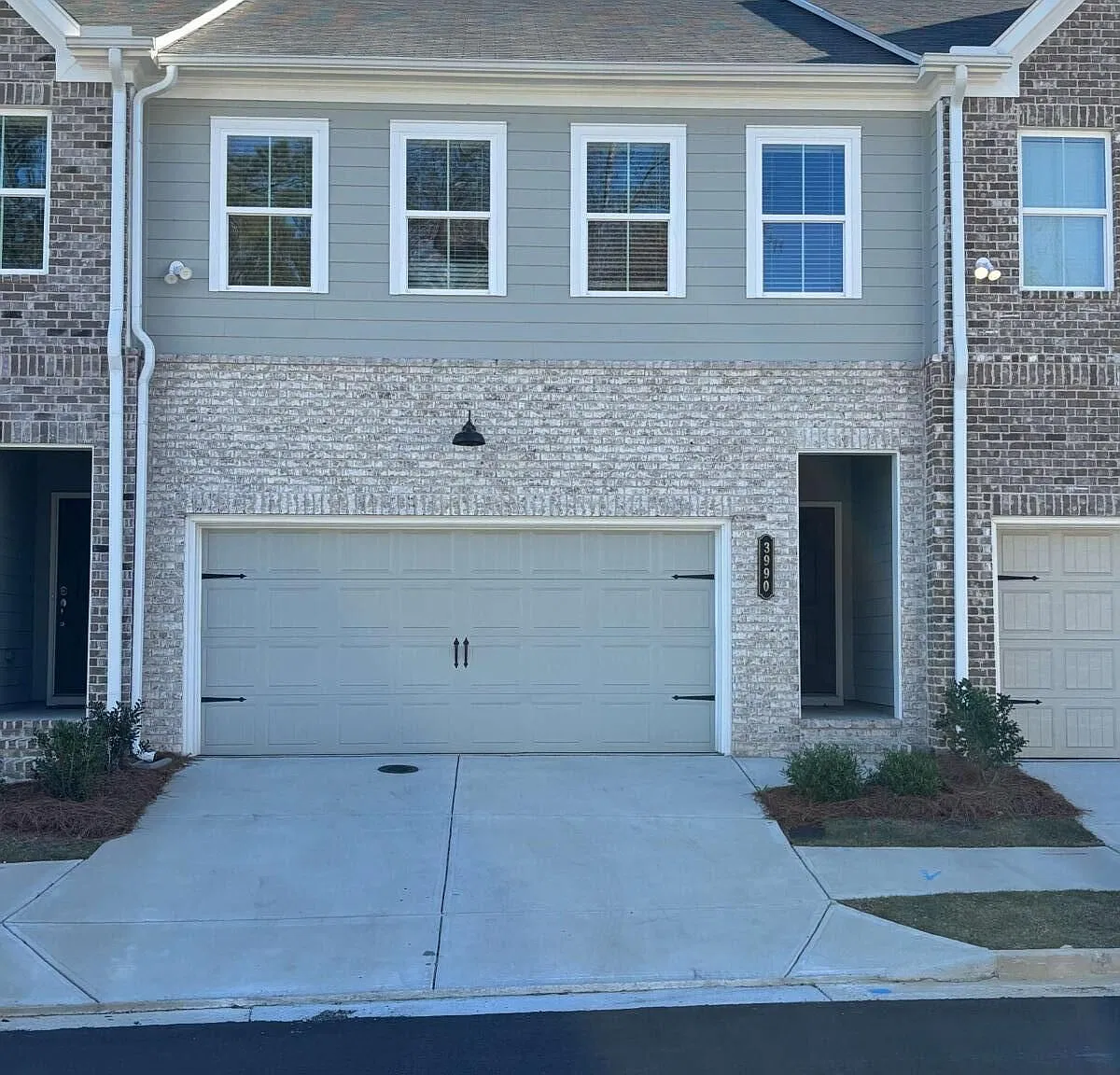 3 bed, 2.5 bath, 1616 sqft, $2,400 — Photo 1