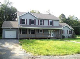 2128 Hampshire Dr, Tobyhanna, PA 18466