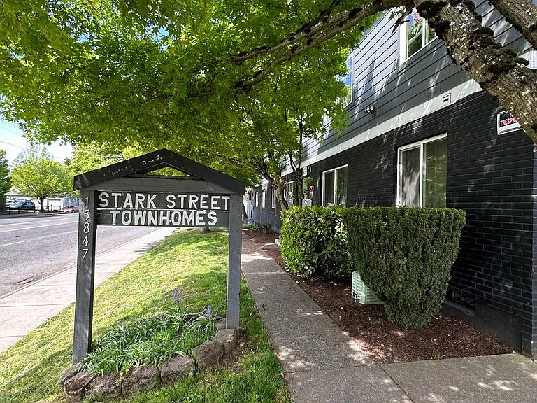 Stark Street Townhomes — Photo 31