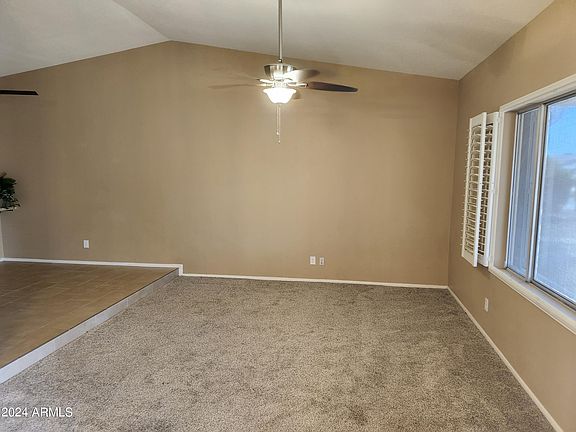 5th image of 4032 W HARTFORD Avenue