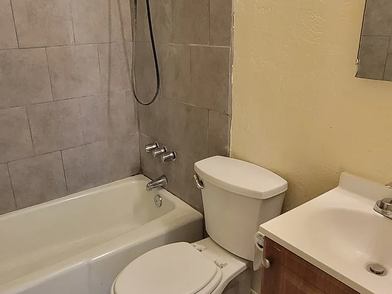 1754 S 440 W — Photo 25