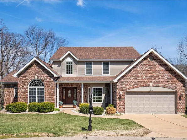 2906 Royal Seasons Dr, Saint Louis, MO 63129