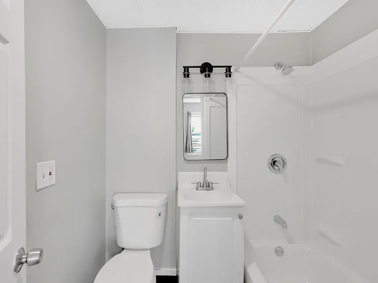 106 Malden St — Photo 11