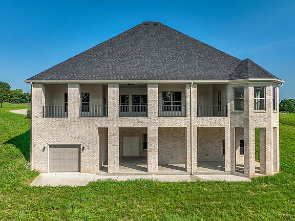 2nd image of 3032 Trophy Ln