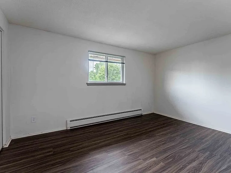 Creek Hill Apartment Homes — Photo 6
